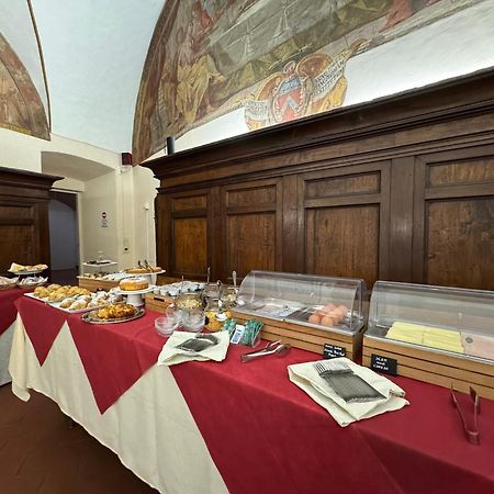 Отель Monastero Ss. Annunziata Тоди Экстерьер фото The buffet at the 2019 edition of the festival